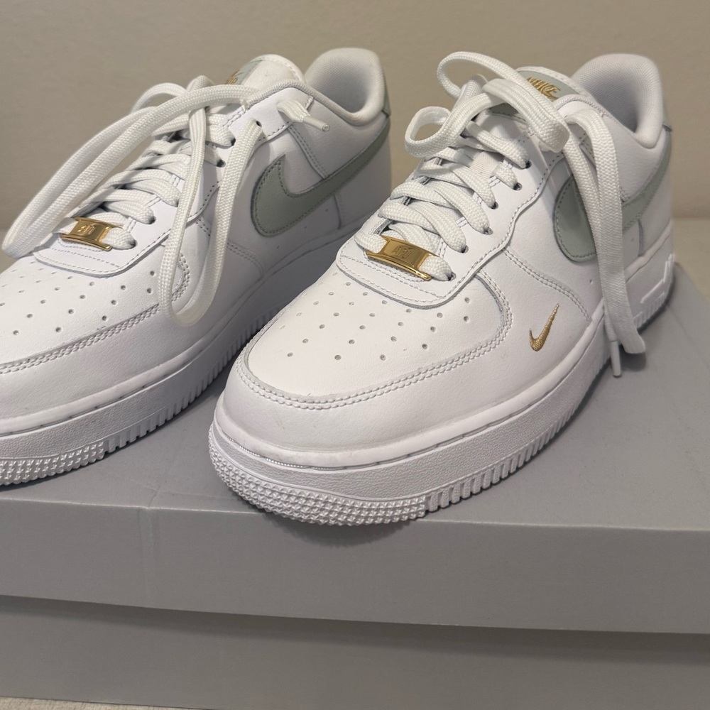 Nike Women’s Air Force 1 '07 Low White with Pale Green Swoosh